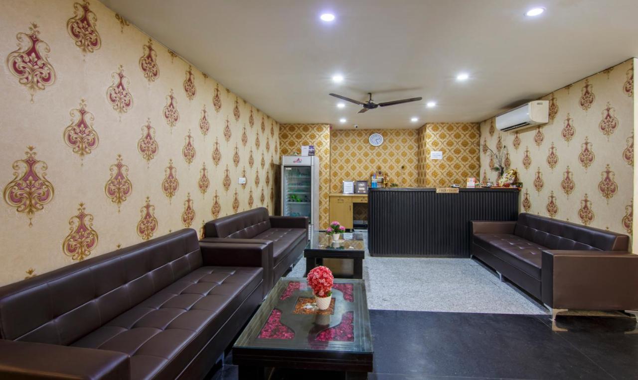 Treebo Noida Express Hotel Kültér fotó