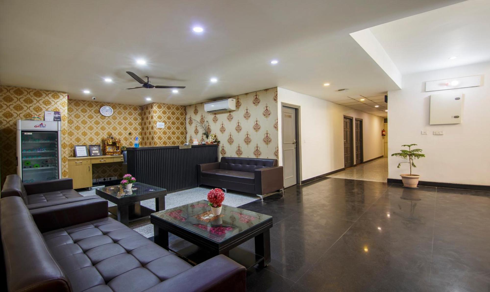Treebo Noida Express Hotel Kültér fotó