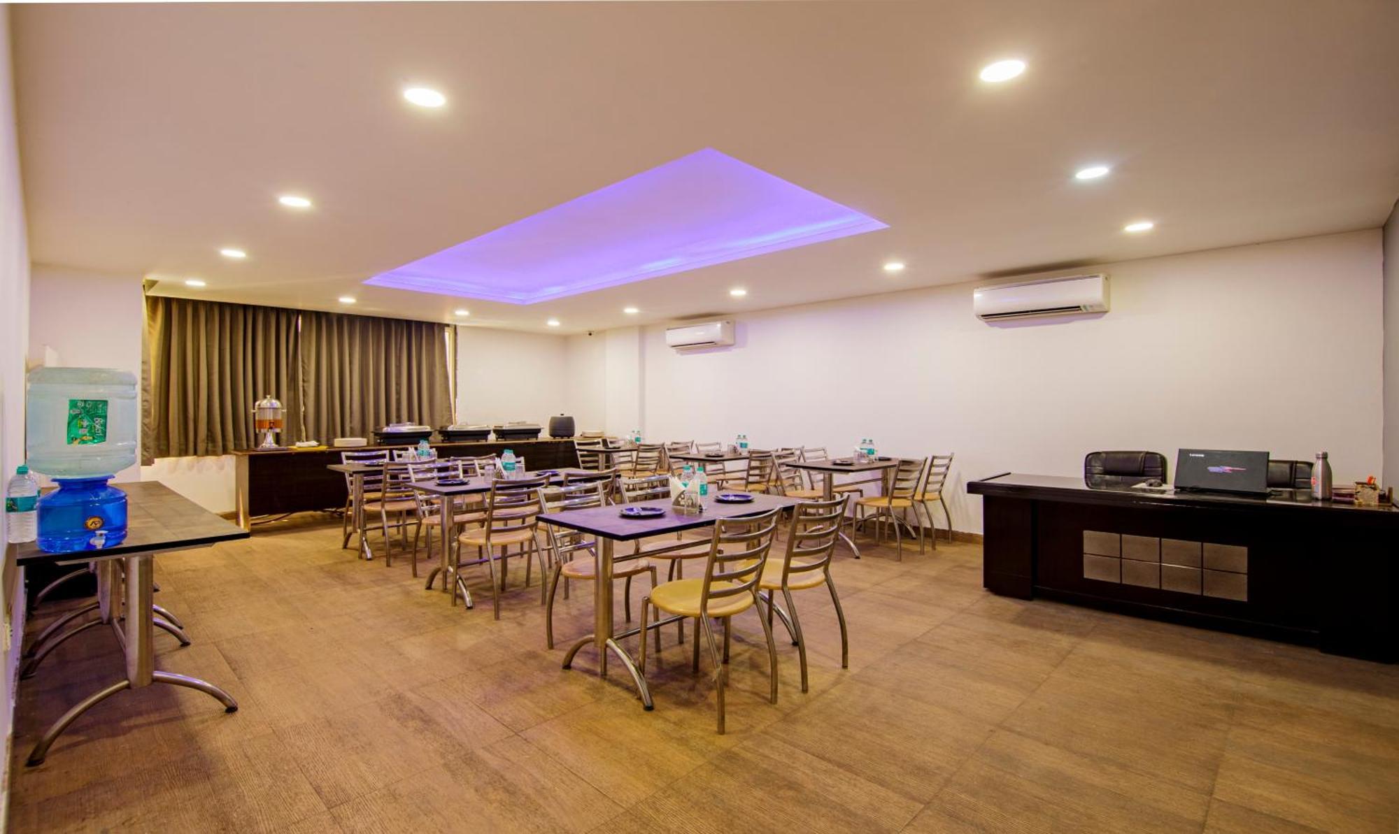 Treebo Noida Express Hotel Kültér fotó